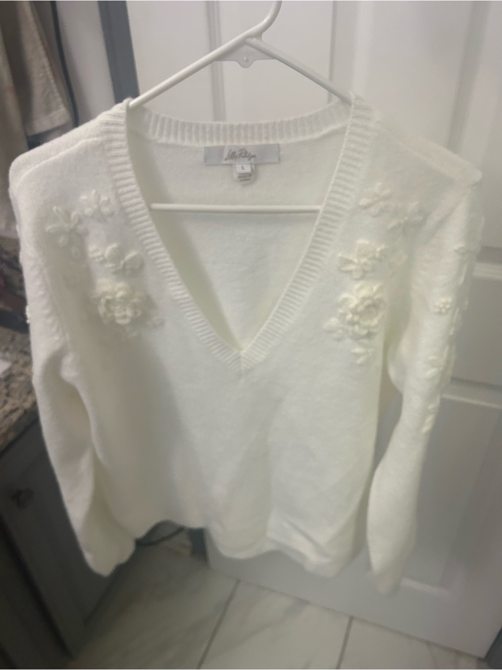 NWOT LILLY PULITZER white floral appliqué v neck sweater.